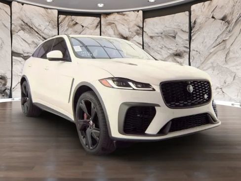 Used 2021 Jaguar F-PACE SVR AWD/4WD image 2