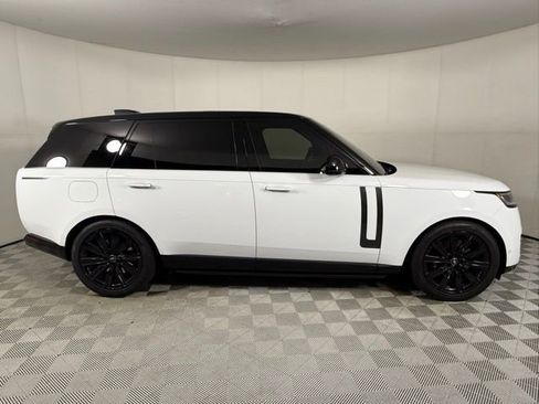 Used 2025 Land Rover Range Rover Long Wheelbase Autobiography image 8
