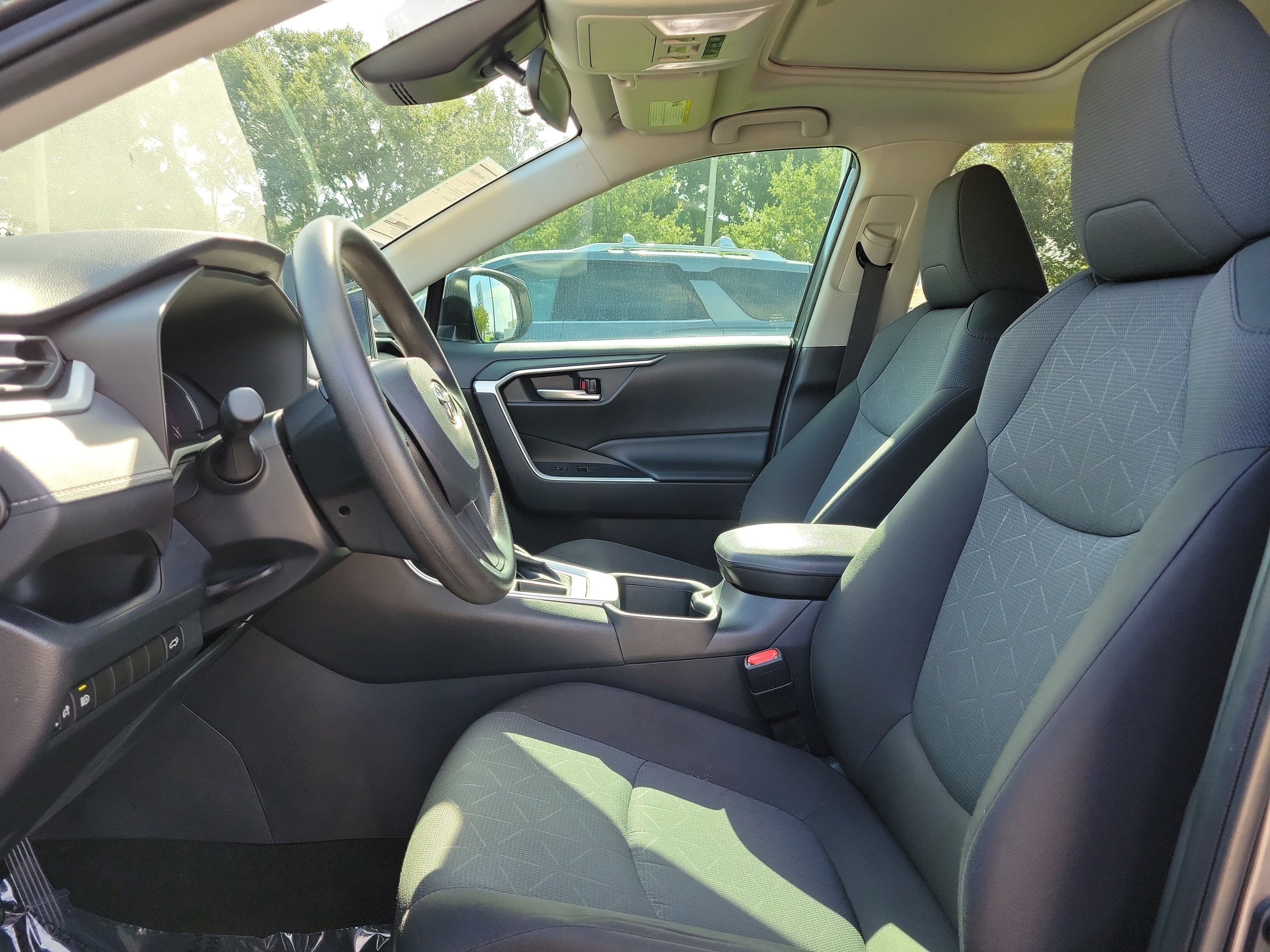 Used 2024 Toyota RAV4 XLE w/ Convenience Package FWD image 14