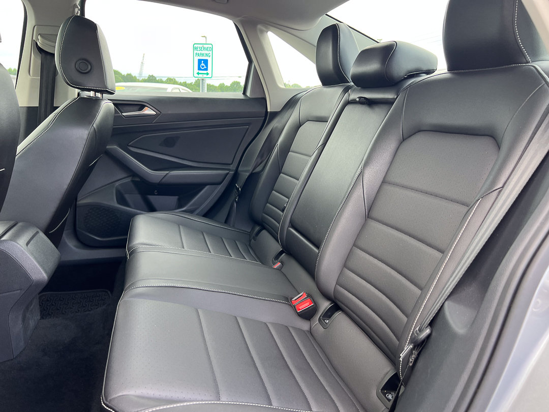 Used 2022 Volkswagen Jetta SE FWD image 22