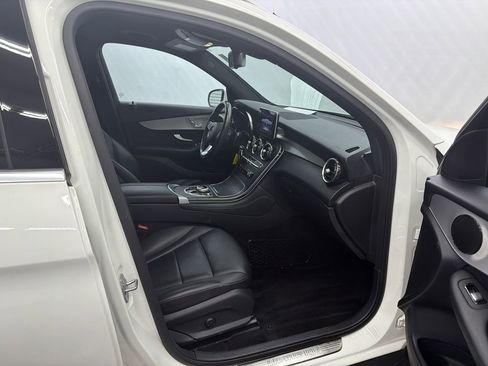 Used 2019 Mercedes-Benz GLC 300 w/ Premium Package image 15