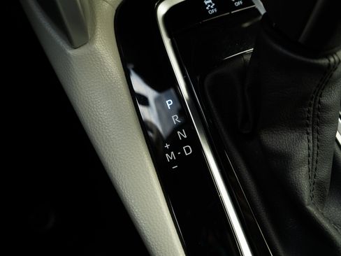 Used 2022 Toyota Corolla Cross LE image 29