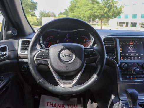 Used 2017 Jeep Grand Cherokee Altitude RWD image 27