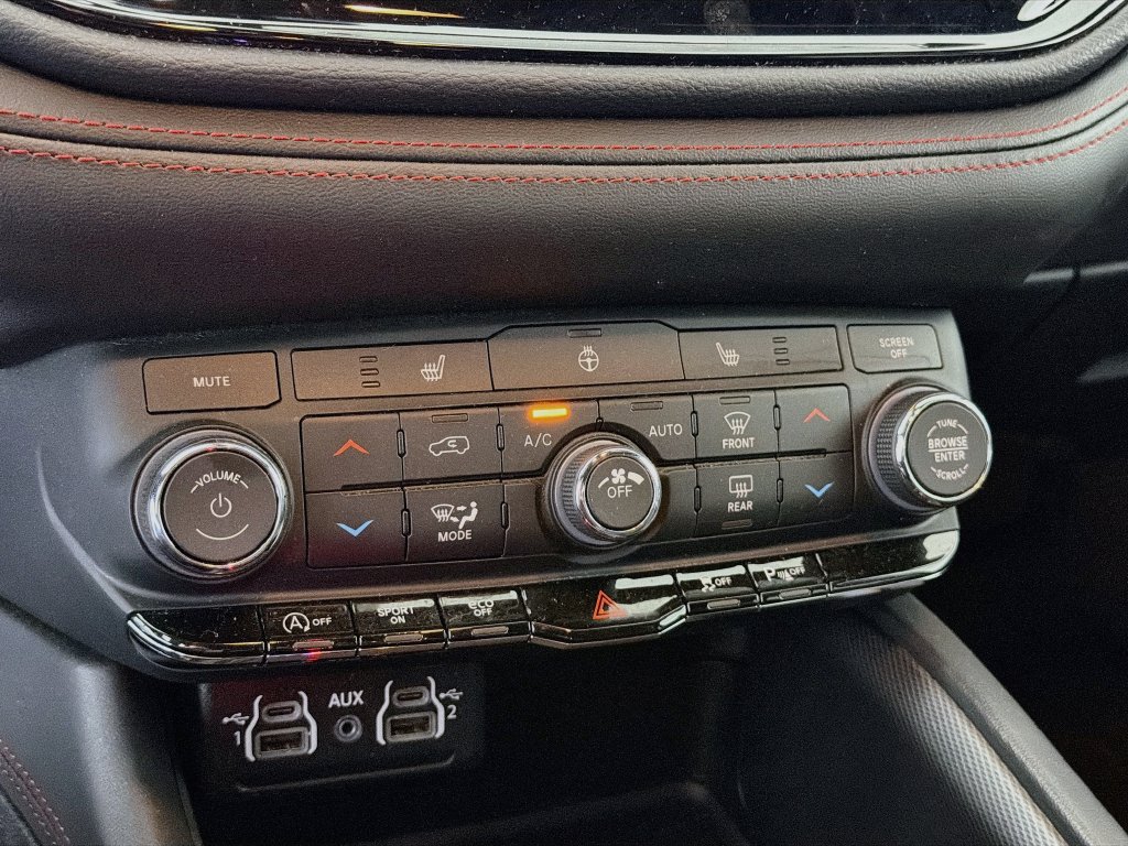 Used 2025 Dodge Durango GT RWD image 20