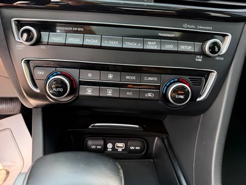 Used 2017 Kia Optima EX w/ Premium Package FWD image 17