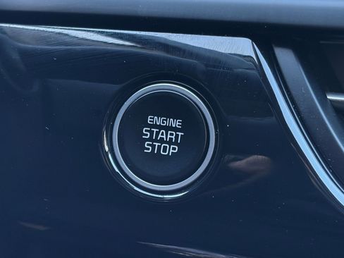 Used 2025 Kia Seltos S image 18