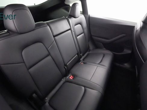 Used 2021 Tesla Model Y Performance image 9