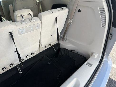 Used 2018 Chrysler Pacifica Touring Plus FWD image 19