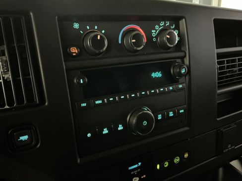 Used 2022 Chevrolet Express 2500 w/ Driver Convenience Package RWD image 21