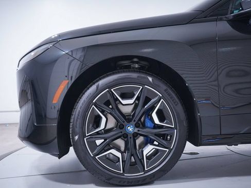 Used 2023 BMW iX xDrive50 w/ Sport Package AWD/4WD image 2