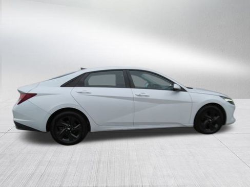 Used 2021 Hyundai Elantra SEL image 9