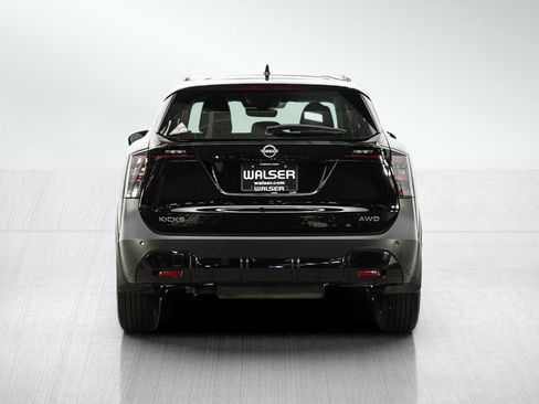 Used 2025 Nissan Kicks SV w/ SV Premium Package AWD/4WD image 5