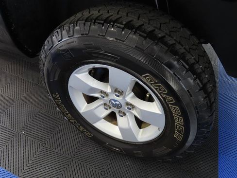 Used 2023 RAM 1500 Classic SLT w/ Trailer & Traction Group image 7