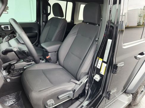 Used 2019 Jeep Wrangler Unlimited Sport S image 8