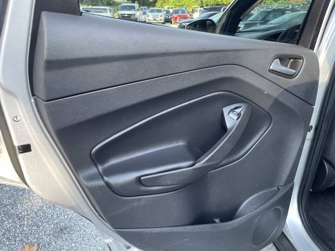 Used 2017 Ford Escape SE AWD/4WD image 18