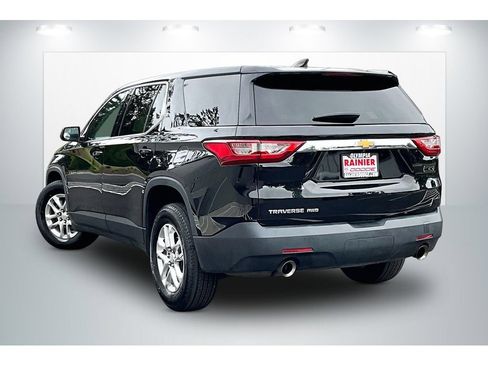 Used 2021 Chevrolet Traverse LS AWD/4WD image 12