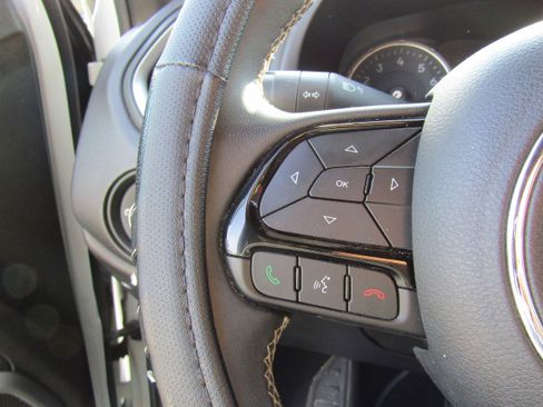 Used 2021 Jeep Renegade Latitude image 20