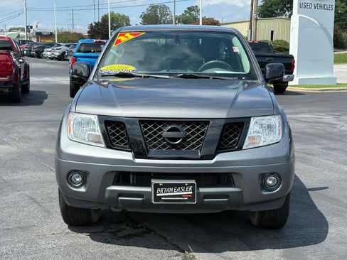 Used 2021 Nissan Frontier SV w/ Midnight Edition Floor Mats image 25