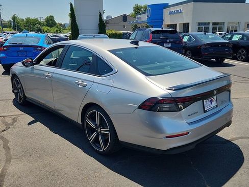 Used 2024 Honda Accord Sport image 4