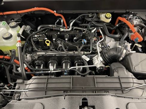 New 2025 Ford Maverick XL image 34