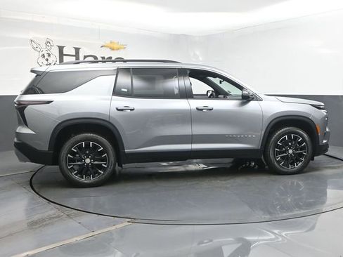 New 2026 Chevrolet Traverse LT w/ Sun and Wheel Package FWD image 16