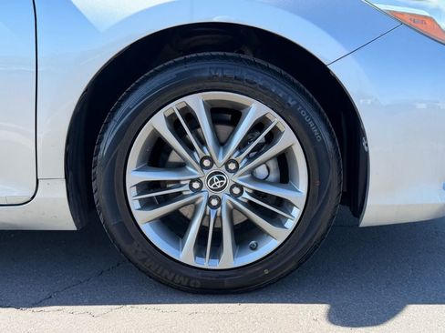 Used 2015 Toyota Camry SE w/ Moonroof Package FWD image 10