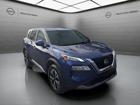 Certified 2023 Nissan Rogue SV image 2