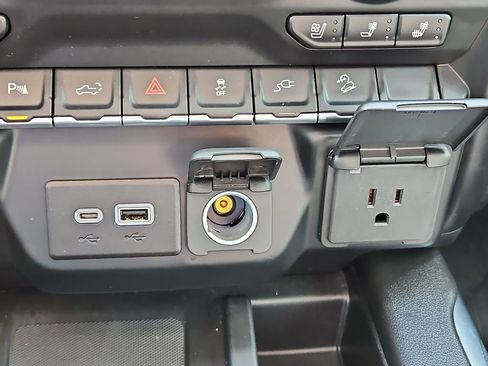 Certified 2022 Chevrolet Silverado 3500 LTZ w/ LTZ Plus Package AWD/4WD image 39