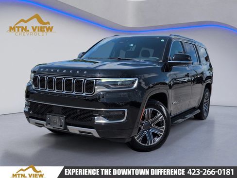 Used 2024 Jeep Wagoneer L Series II w/ Flexible Seating Group AWD/4WD image 1