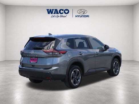 Used 2025 Nissan Rogue SV FWD image 8