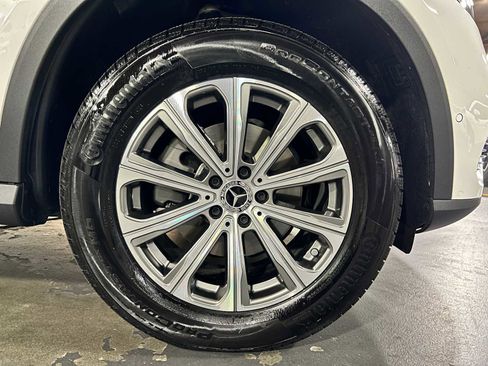 Certified 2025 Mercedes-Benz GLC 300 image 9