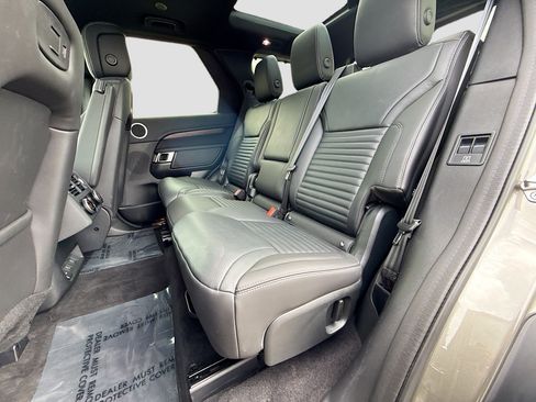 Used 2025 Land Rover Discovery Dynamic SE AWD/4WD image 22