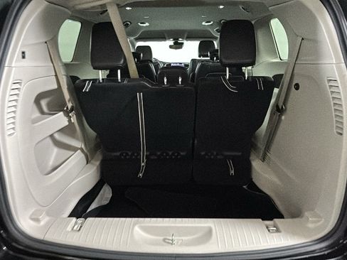 Used 2024 Chrysler Pacifica Touring-L FWD image 26