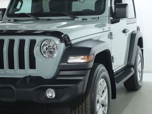 Used 2023 Jeep Wrangler Sport AWD/4WD image 4
