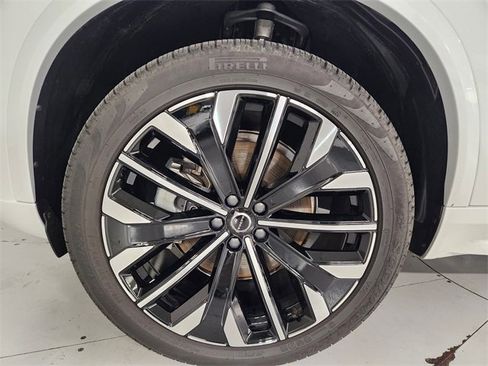 Used 2025 Volvo XC90 B5 Plus image 8