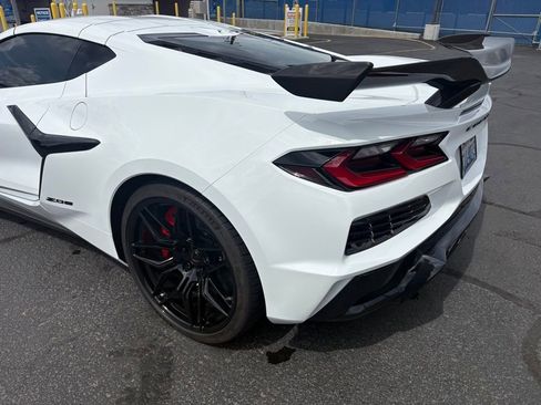 Used 2024 Chevrolet Corvette Z06 w/ Z07 Performance Package RWD image 6