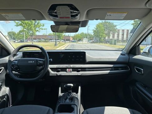 Certified 2025 Kia K4 FWD image 3
