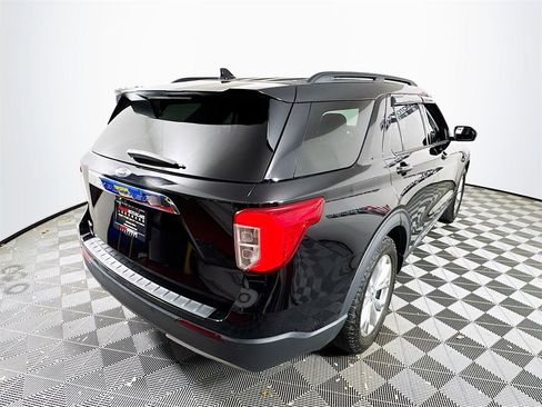 Used 2020 Ford Explorer XLT w/ Equipment Group 202A image 7