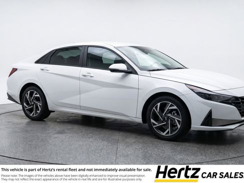 Used 2025 Hyundai Elantra SEL FWD image 1