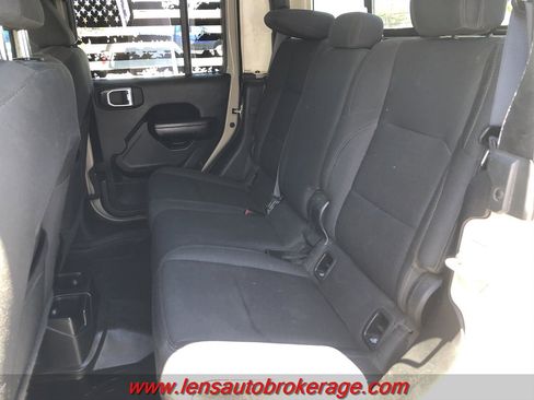 Used 2020 Jeep Gladiator Sport w/ Quick Order Package 24S AWD/4WD image 8
