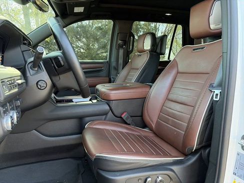 Used 2023 GMC Yukon Denali Ultimate w/ LPO, Floor Liner Package image 22
