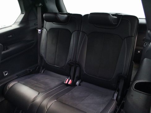 Used 2024 Jeep Grand Cherokee L Laredo image 24