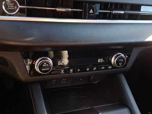 Used 2022 Mitsubishi Outlander SE image 16