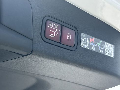 New 2026 Mercedes-Benz GLS 450 4MATIC image 22