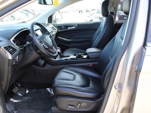 Used 2018 Ford Edge Titanium image 17