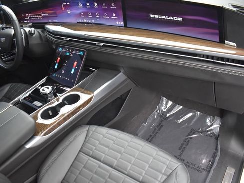 Used 2025 Cadillac Escalade Sport Platinum AWD/4WD image 38