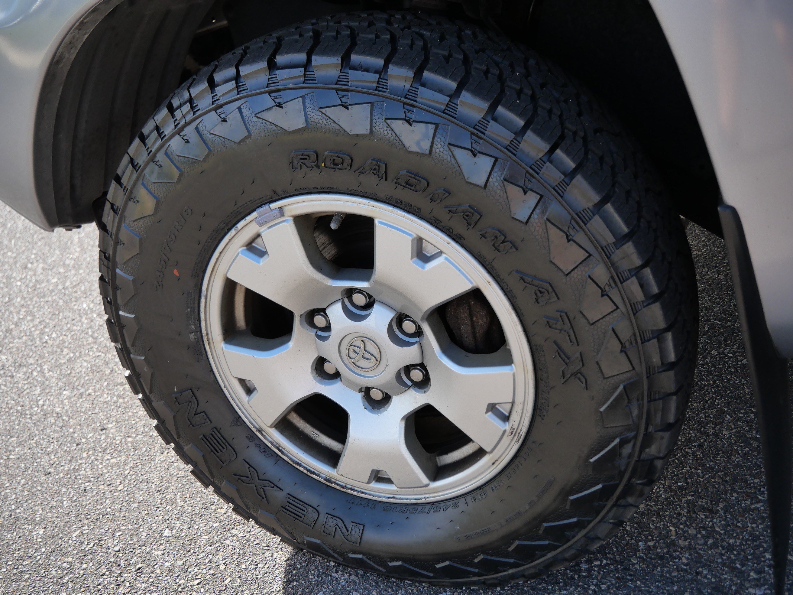 Used 2015 Toyota Tacoma 4x4 Double Cab w/ SR5 Package image 15