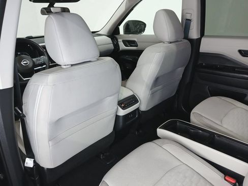 Used 2024 Nissan Pathfinder SV w/ SV Premium Package AWD/4WD image 16