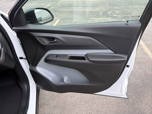 New 2027 Chevrolet Bolt LT w/ Comfort Package FWD image 29