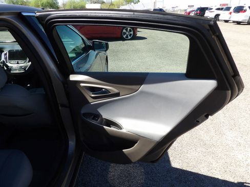 Used 2022 Chevrolet Malibu LT FWD image 13